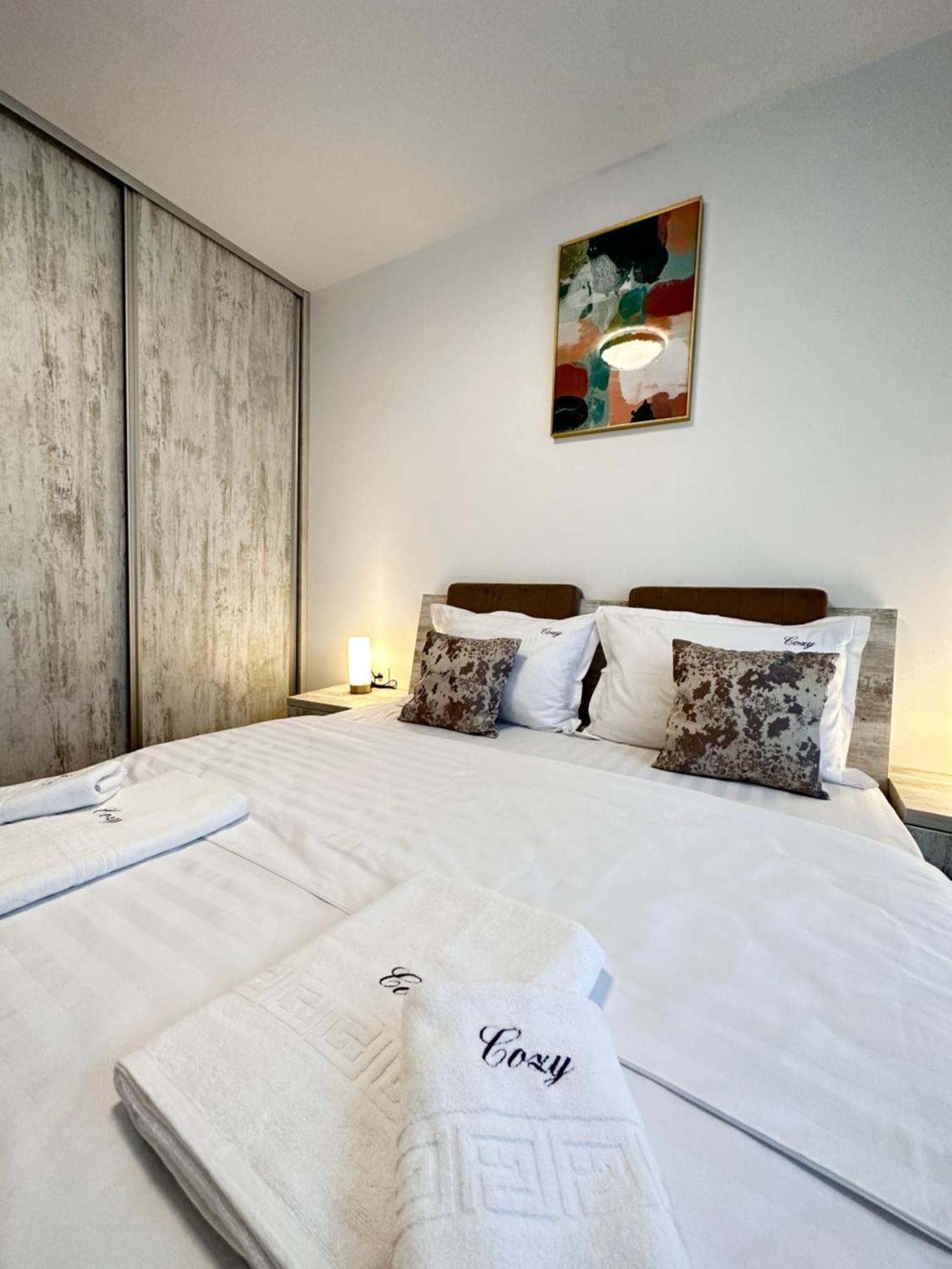 Coresi Mall Exclusive #collection & Apartment *